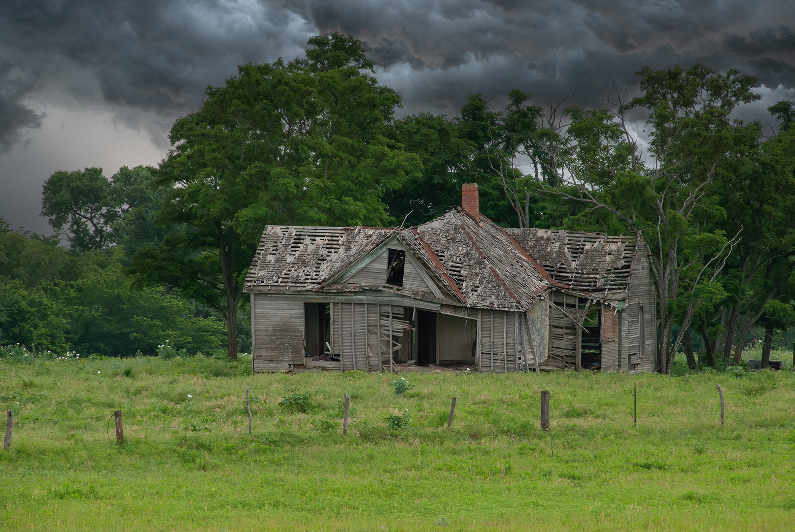 Storm Approaching by Tom McCreary