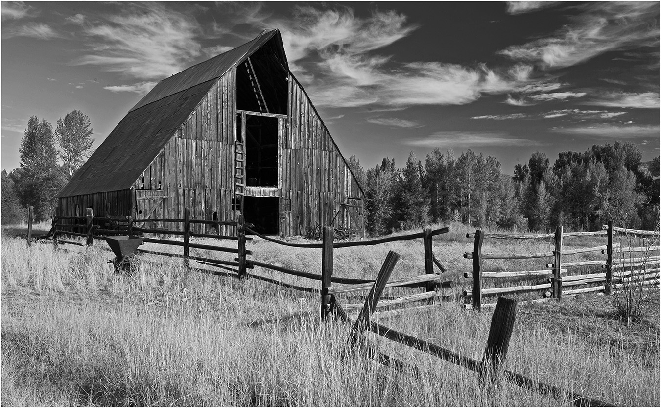 Methow Valley Barn by Murphy Hektner