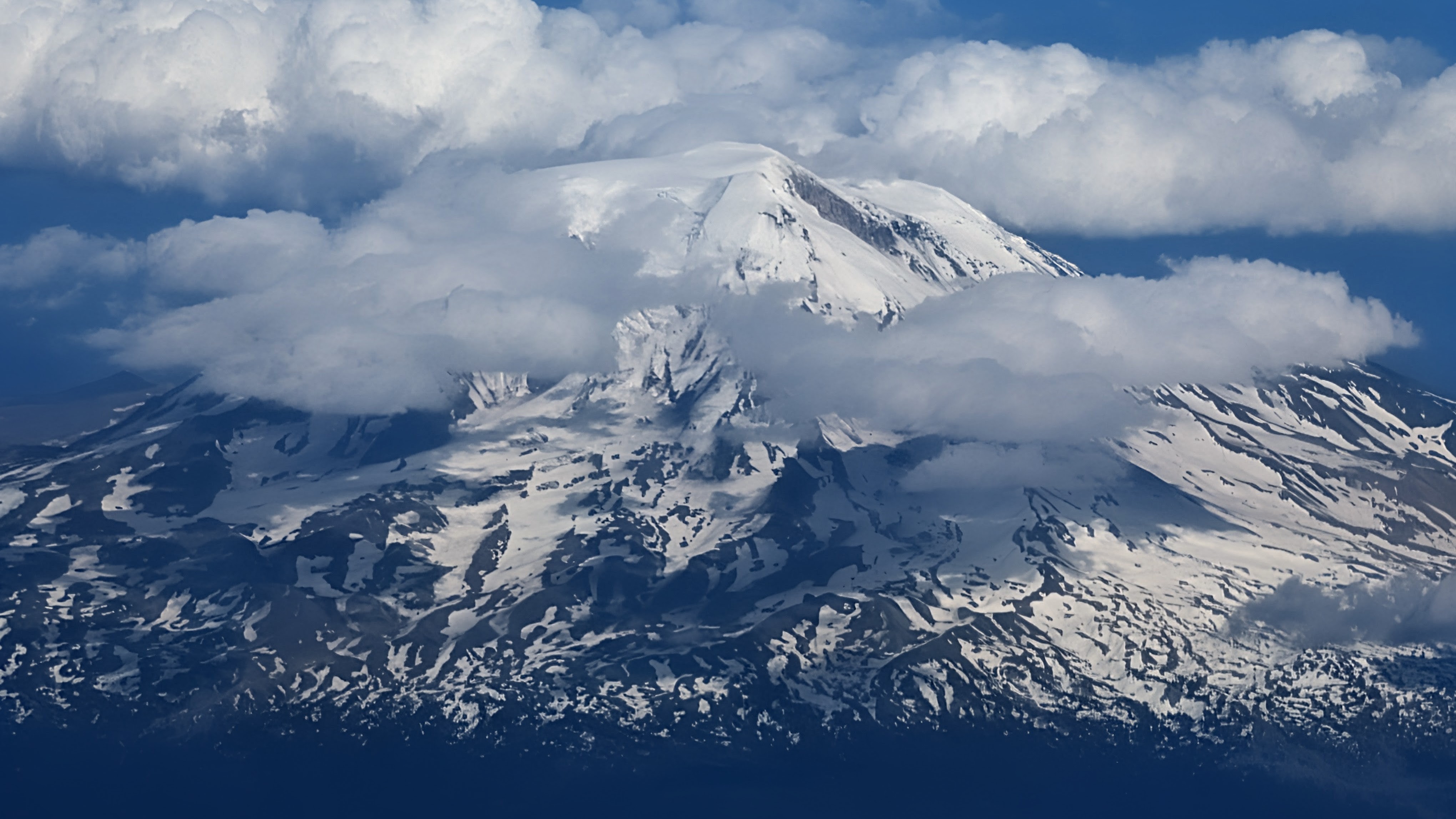 Revealing Mt. Rainier by Wayne Angeloty